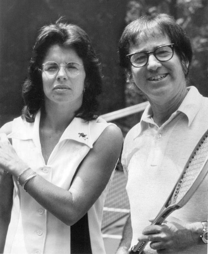 Billie Jean King e Bobby Riggs lado a lado