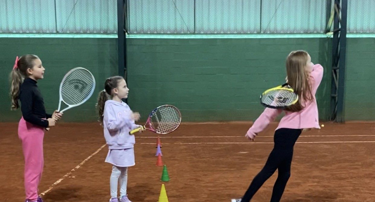 Treino em trio com cones